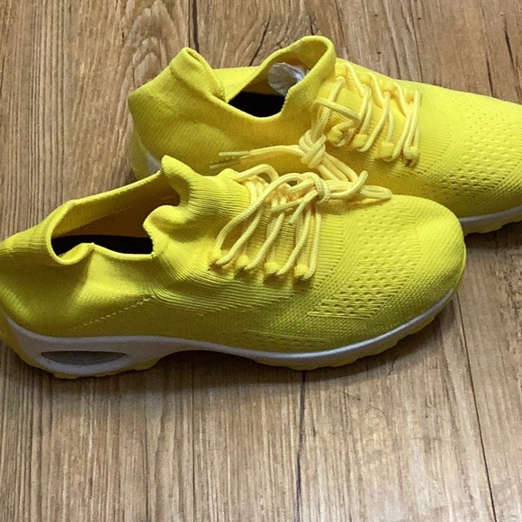 Ceville - Yellow Sneaker - size 38 (7.5) - NWOT - Picture 5 of 8